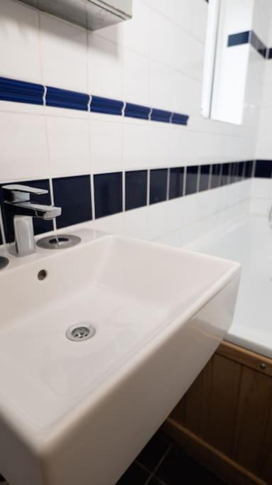 Cosy Cottage In Central Reading Free Parking & Fast Wifi المظهر الخارجي الصورة