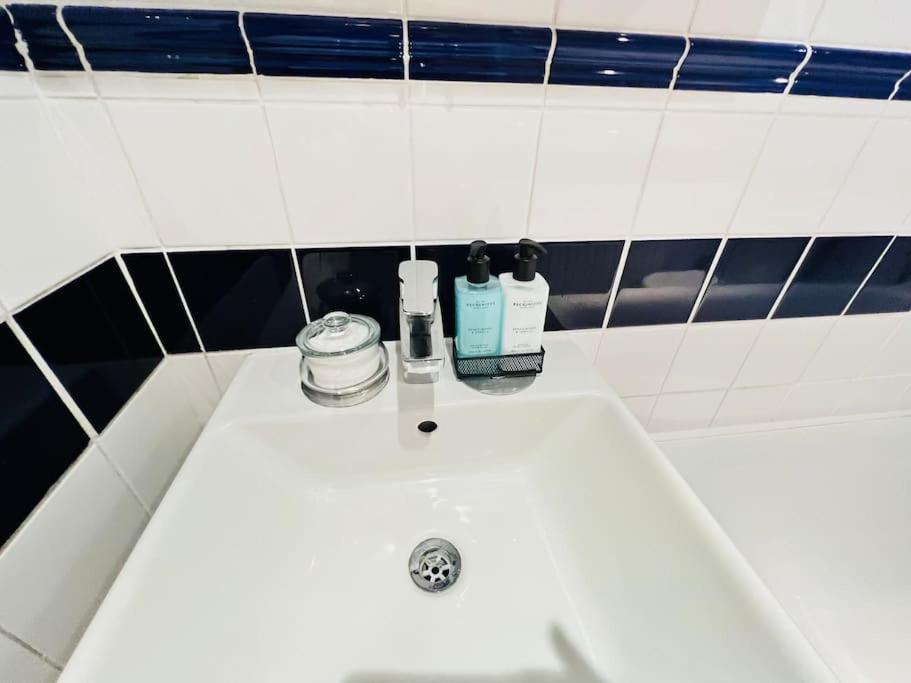 Cosy Cottage In Central Reading Free Parking & Fast Wifi المظهر الخارجي الصورة