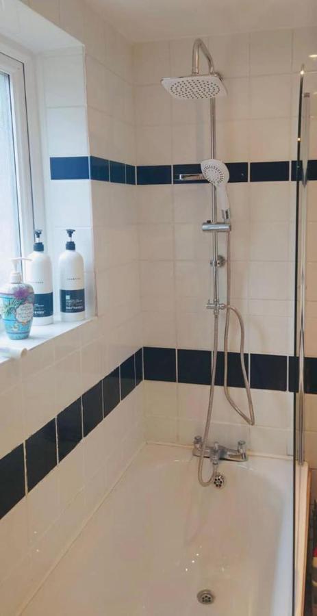 Cosy Cottage In Central Reading Free Parking & Fast Wifi المظهر الخارجي الصورة